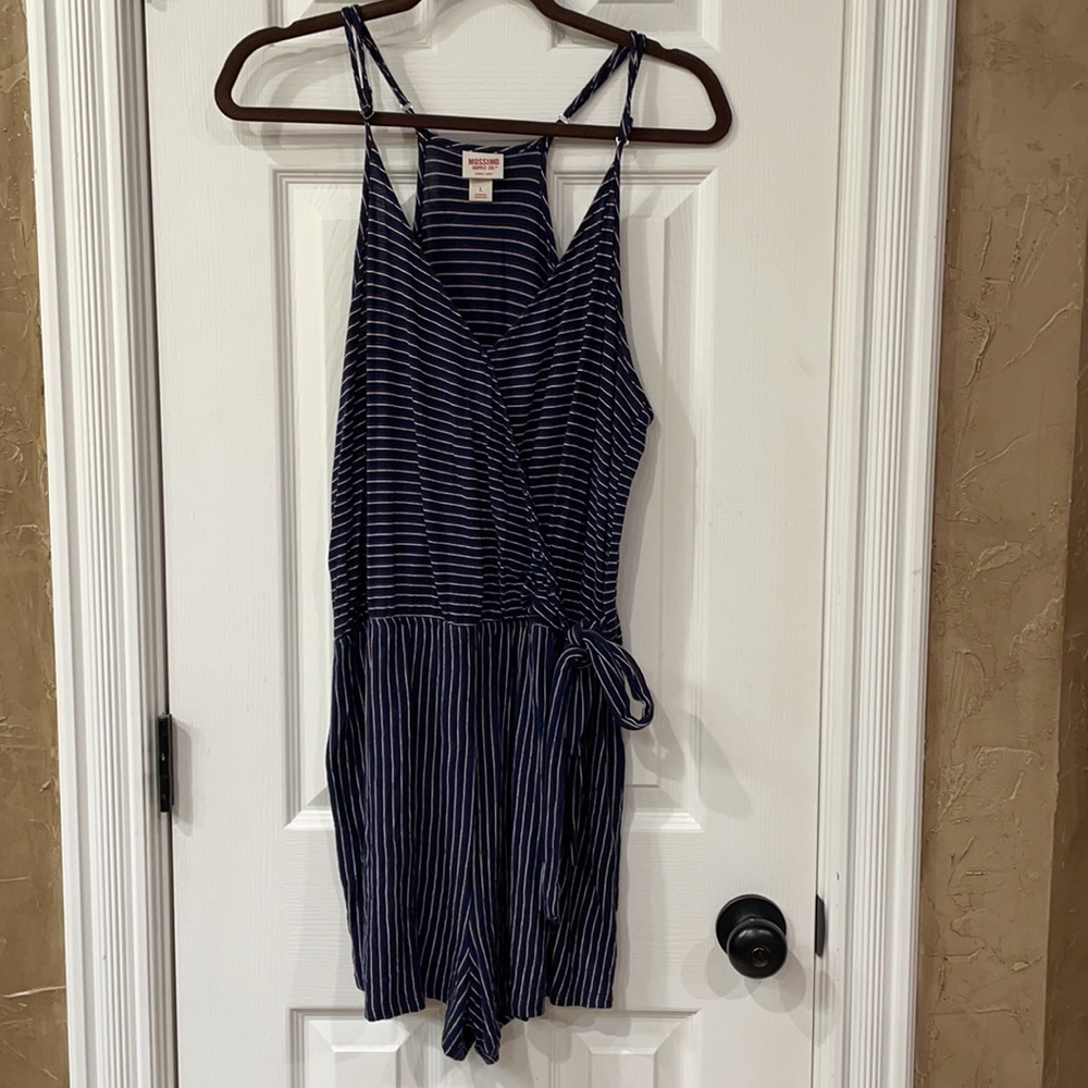 Navy romper - Picture 2 of 4